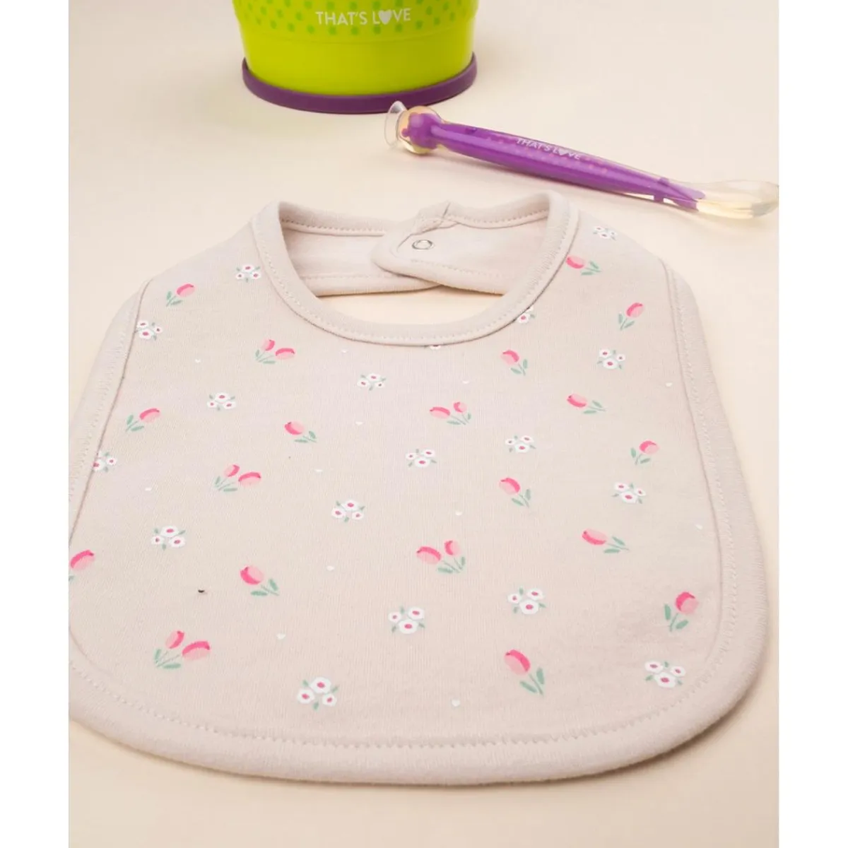 Babero Beige Flores Rojas para Recién Nacida*Prenatal Best