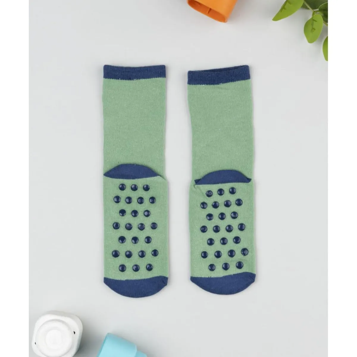 Calcetines antideslizantes niño verde T-Rex*Prenatal New