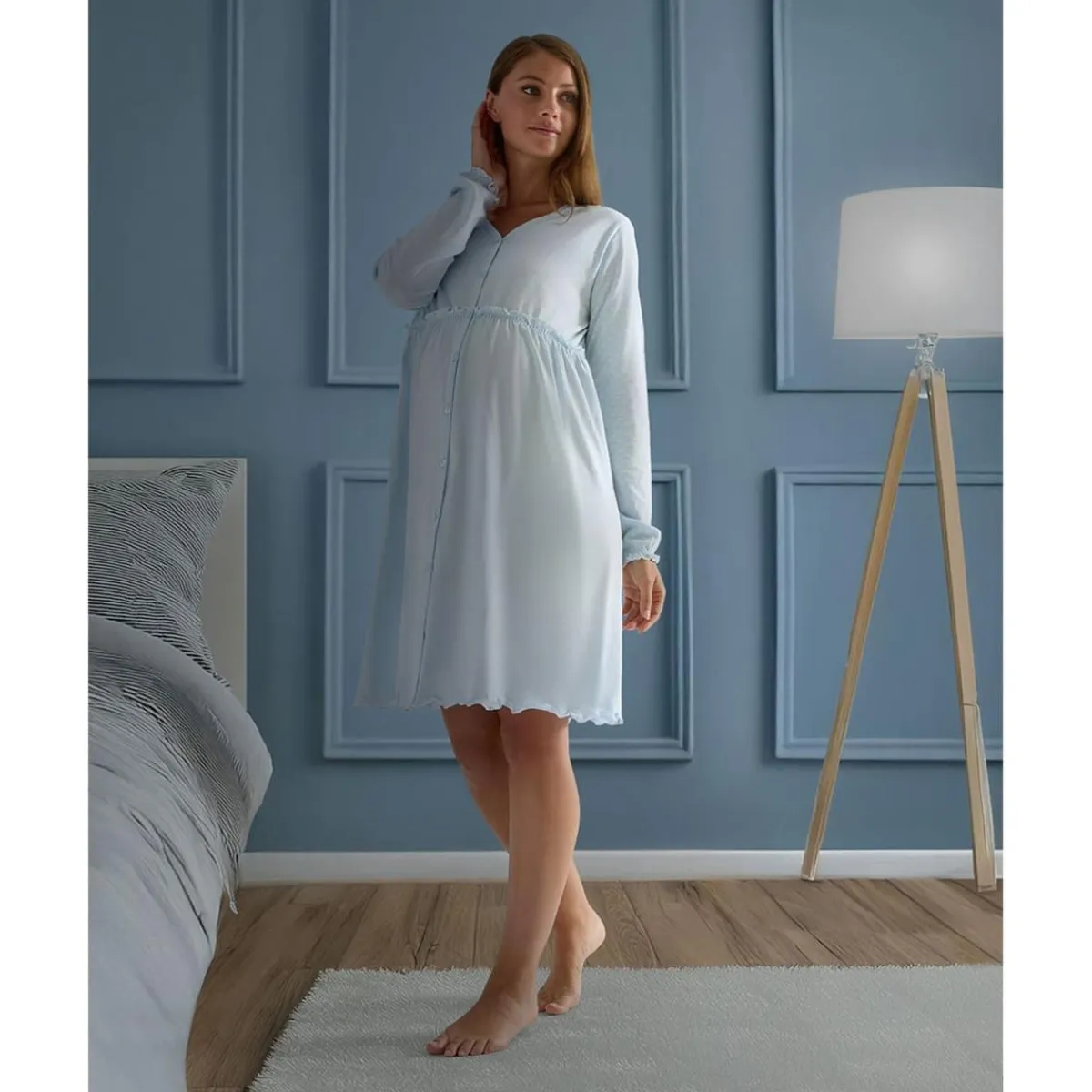 Camisa de noche premamá azul con volantes y lunares*Prenatal Sale