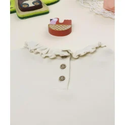 Camiseta niña color crema con bordado cuello*Prenatal Sale