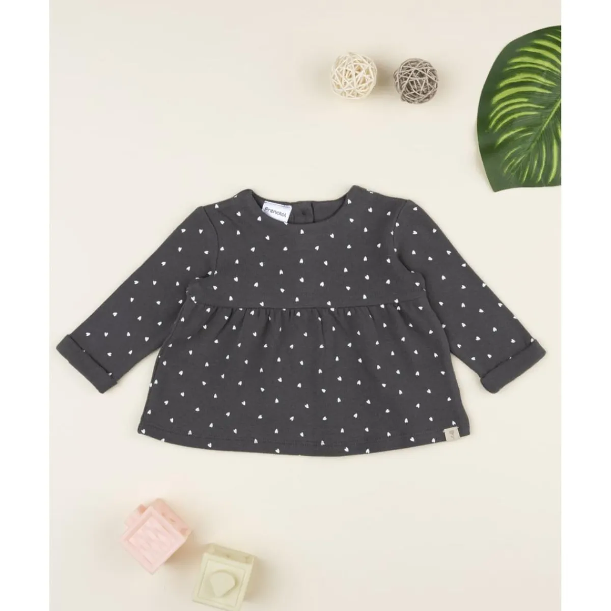 Camiseta niña gris con corazones*Prenatal Hot