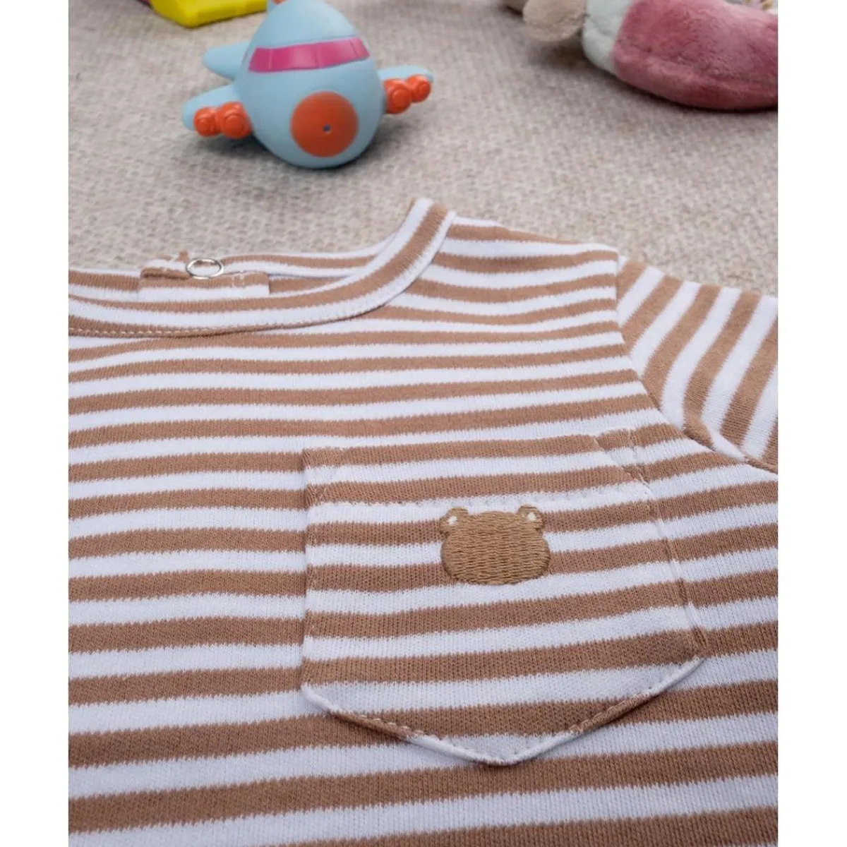 Camiseta niño marrón con bolsillo*Prenatal Best