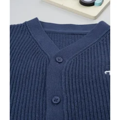 Cárdigan de niño azul tricotado*Prenatal