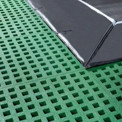 New Exit - Cama elástica de suelo Dynamic 244 x 427 cm negro con perímetro de seguridad Camas Elásticas