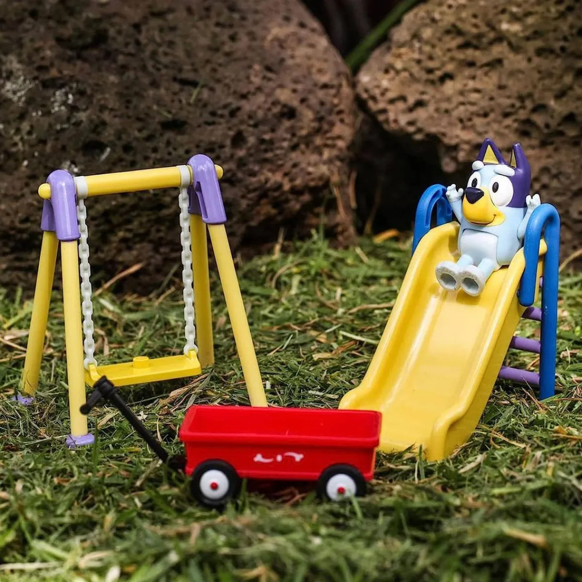 Hot - Bluey - Set de Juguete Parque Mini Playset con Figura articulada de Perrito, Serie de Dibujos Animados ㅤ Coleccionables Y Mini Mundos