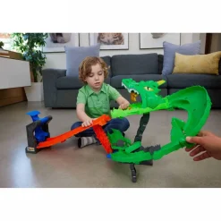 New Monster Trucks - Conjunto Destrucción del Dragón - Serie Sharks Vs Dinos Vehículos Y Circuitos