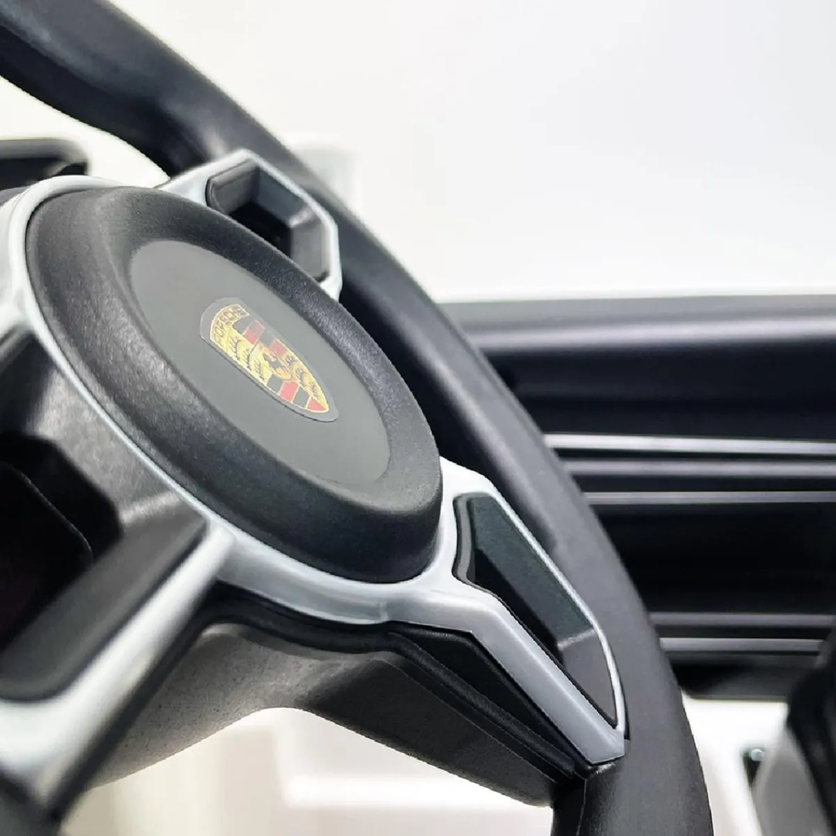 - Porsche Taycan 12V Blanco*INJUSA Discount