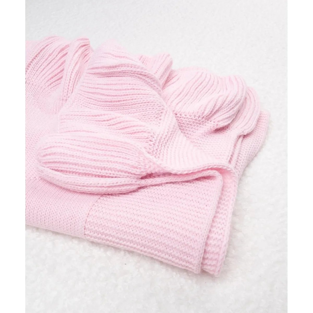 Manta con volantes y bordado de corazones*Prenatal