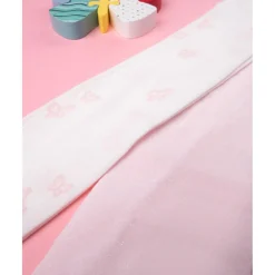 Medias de microfibra blancas y rosas*Prenatal Clearance