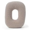 - Almohada Infantil con Forma de Letra “O” Color Gris Claro “Bearly O”*MEOWBABY