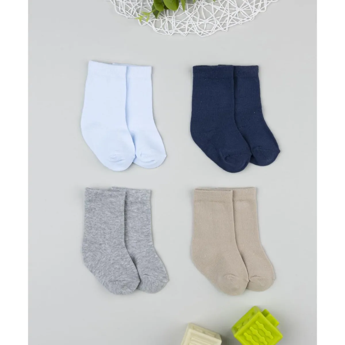 Pack 4 calcetines altos de niño en varios colores*Prenatal New