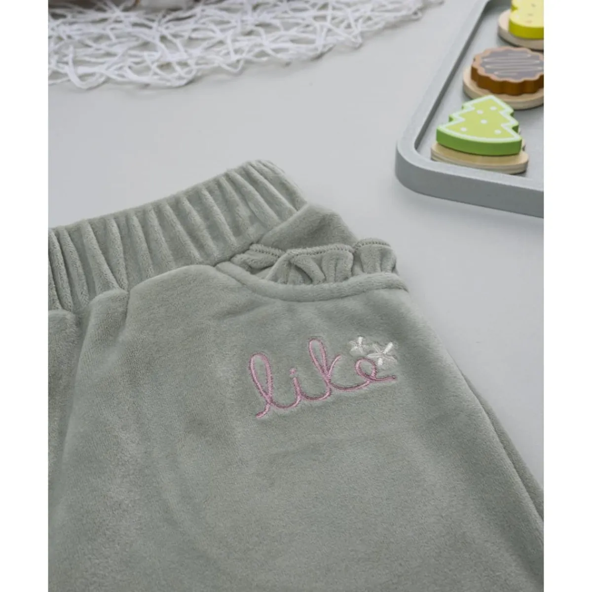 Pantalón de niña en terciopelo verde*Prenatal