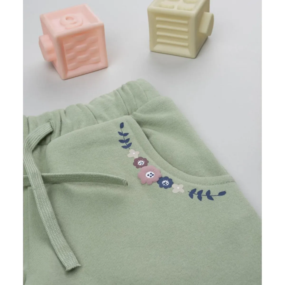 Pantalón niña verde con bordado de flores*Prenatal Online