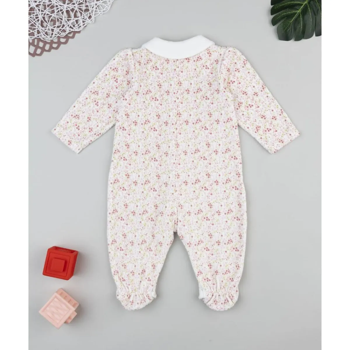 Pijama de bebé en terciopelo con estampado floral*Prenatal Outlet