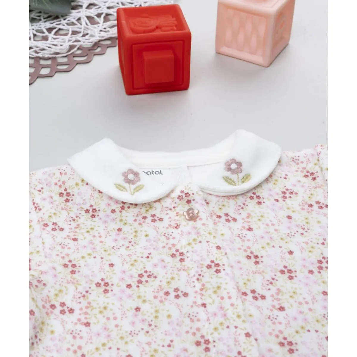 Pijama de bebé en terciopelo con estampado floral*Prenatal Outlet