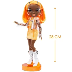 - Michelle St. Charles Muñecas