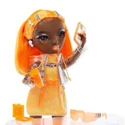 - Michelle St. Charles Muñecas