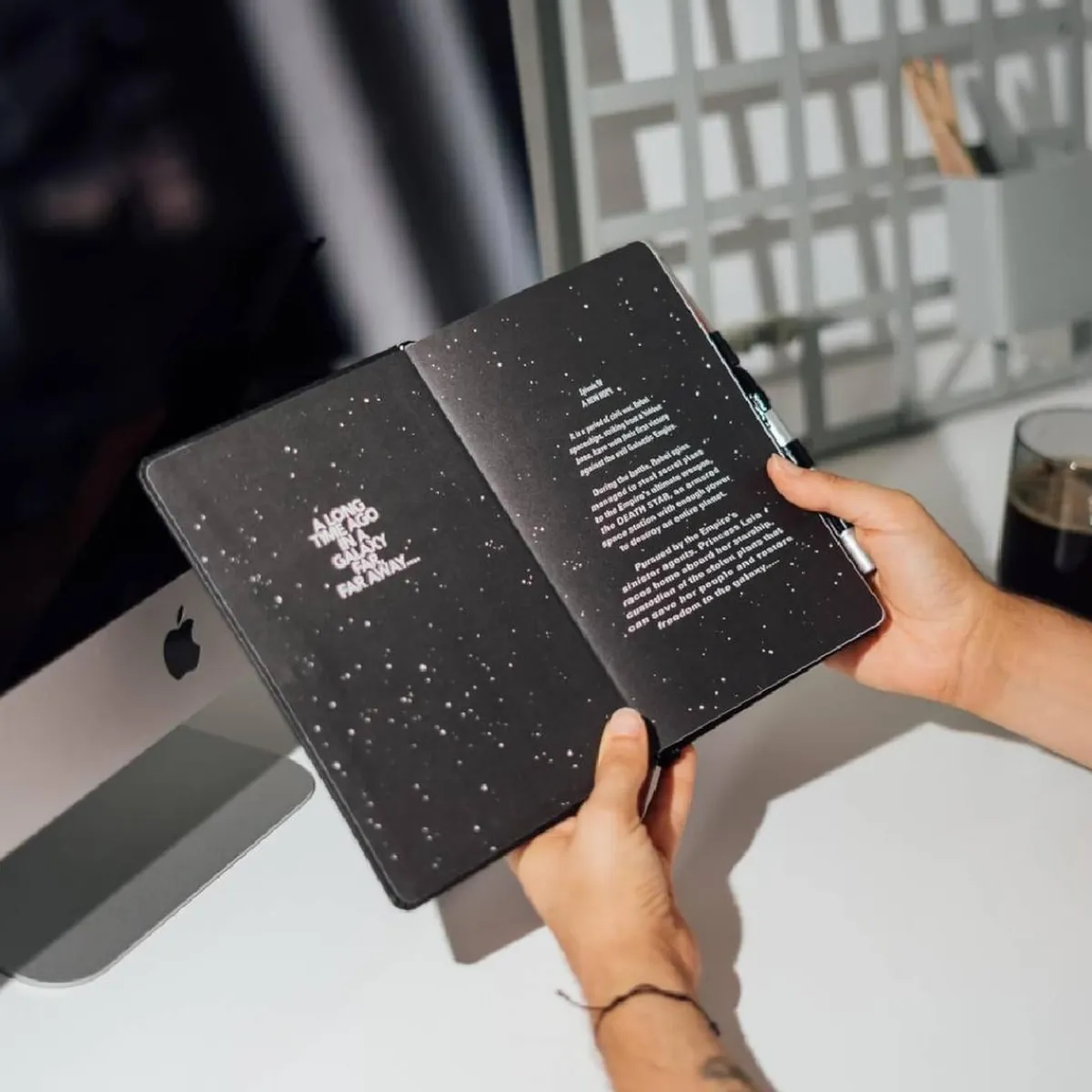 New Star Wars - Cuaderno A5 + Bolígrafo sable Darth Vader Merchandising|Friki Zone