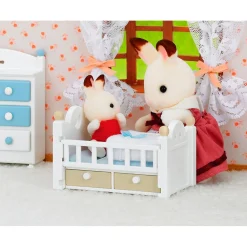 Sylvanian Families - Set Bebé Conejo Chocolate (Cama)*EPOCH PARA IMAGINAR S.L. New