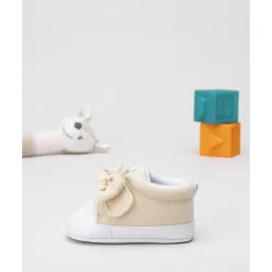 Zapatillas para bebé beige con lazo*Prenatal Discount